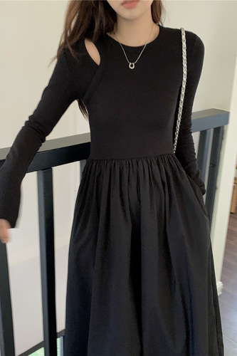Women's Black Hollowed-out Long Sleeve Dress 2024 Autumn Design Sense Unconventional Waist Cinching Slimming Elegant Top Length Dress