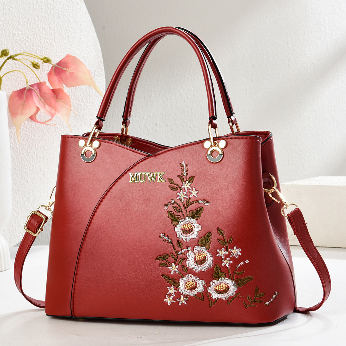 Bolsos de mujer con flores bordadas de fábrica, bolsos de mujer de tendencia de moda, bolsos de mensajero de un solo hombro con sentido de alta gama, bolsos de todo fósforo, mujeres image 4