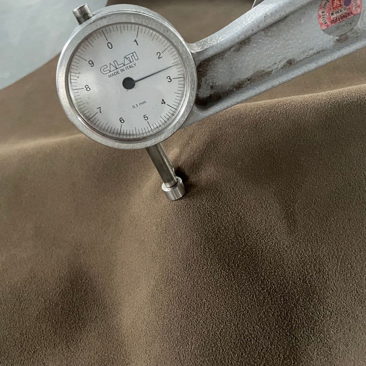 二层反绒皮勃肯鞋翻毛皮二层反毛皮厚2.5-2.7mm软皮料牛皮料鞋用