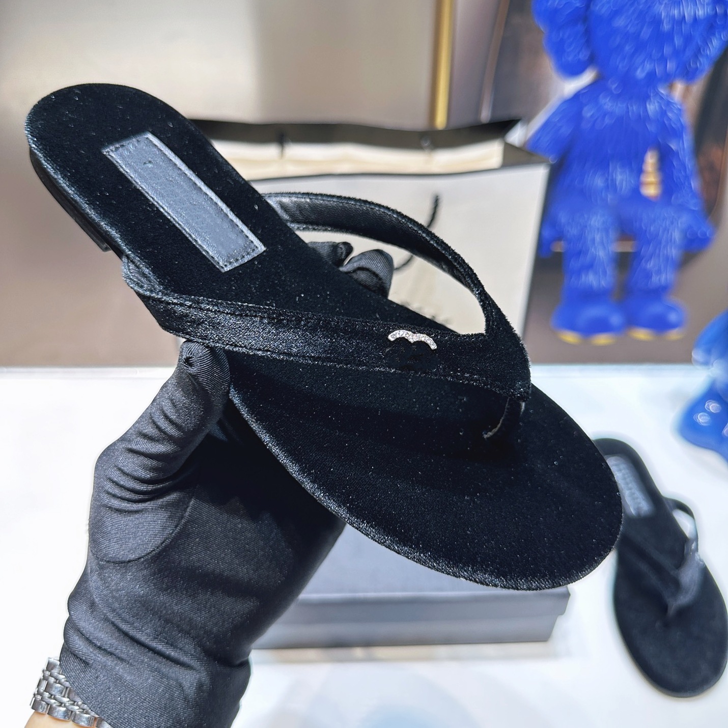 小香风人字拖女夏季外穿防滑软底夹趾沙滩鞋轻便百搭轻奢款现货发