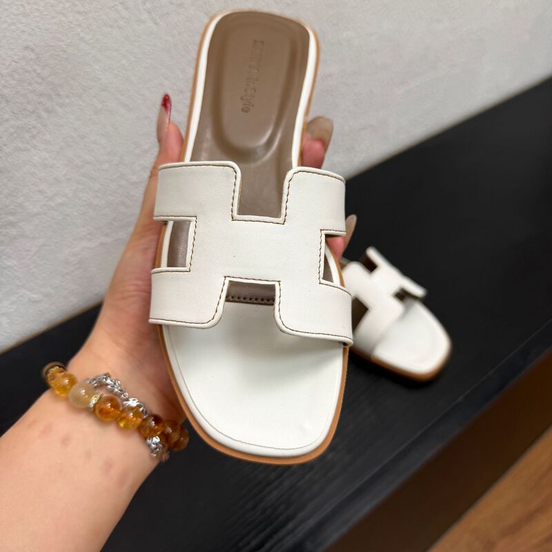 Women's New Style Slippers Factory Cross-Border Trade 2026 Summer Outdoor Casual Versatile Single-Strap Flat Sandals Women's New Style Slippers Factory Cross-Border Trade 2026 Summer Outdoor Casual Versatile Single-Strap Flat Sandals