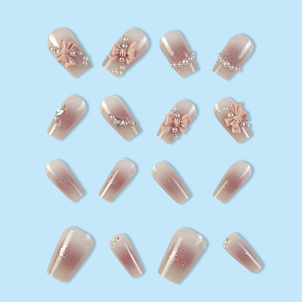 Chica caliente hecha a mano francesa usar uñas explosivas de arco de diamante de manicure 24 piezas de uñas falsas al por mayor