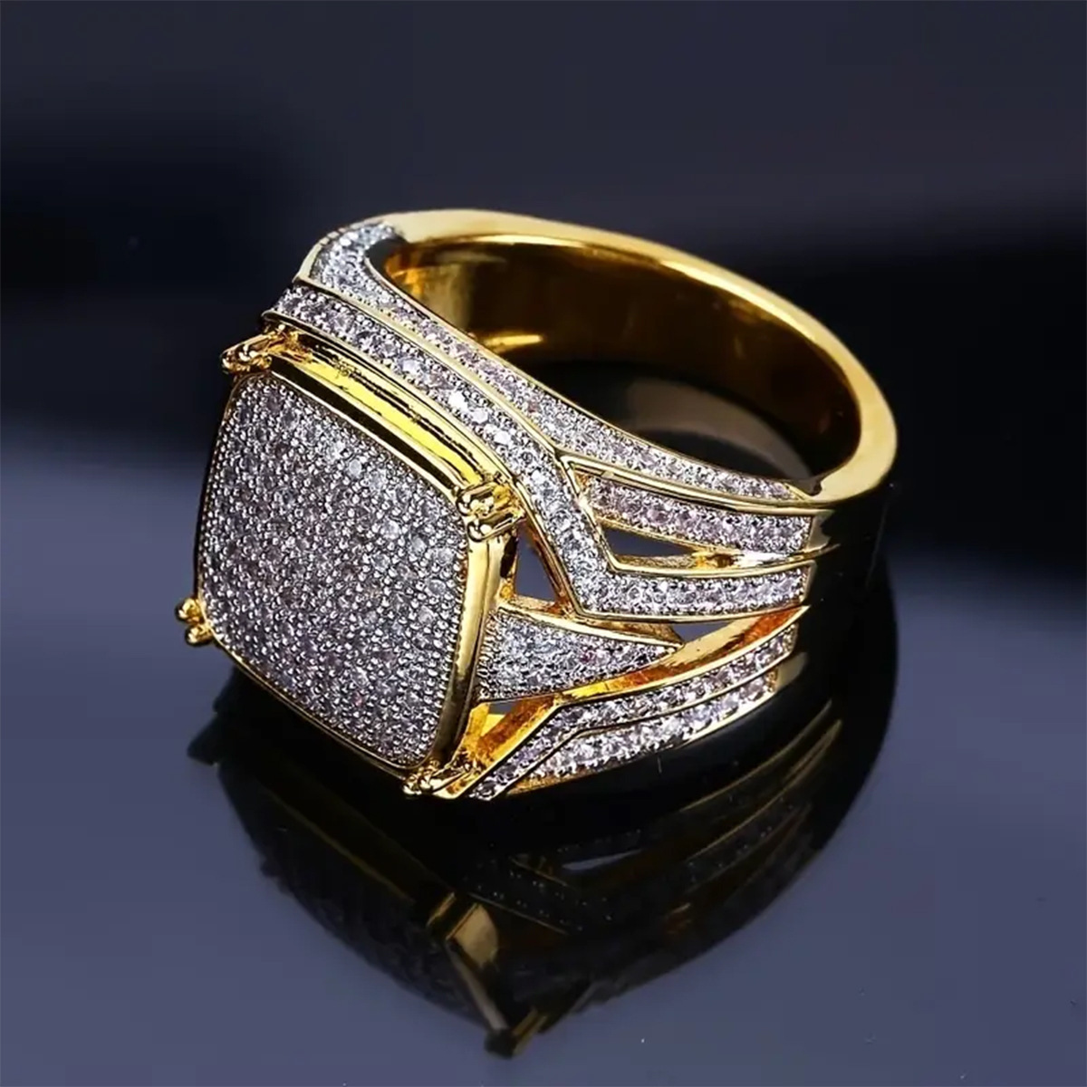 square ring with zircon