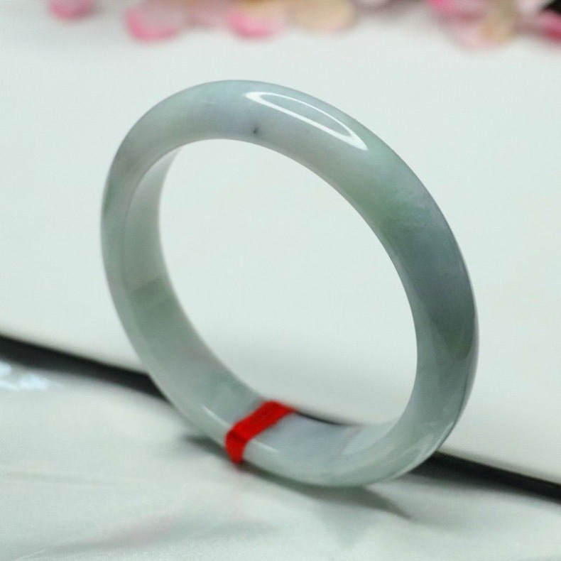 Vòng tay ngọc bích tự nhiên Miến Điện loại A cao cấp cho nữ màu xanh nhạt chi tiết 8