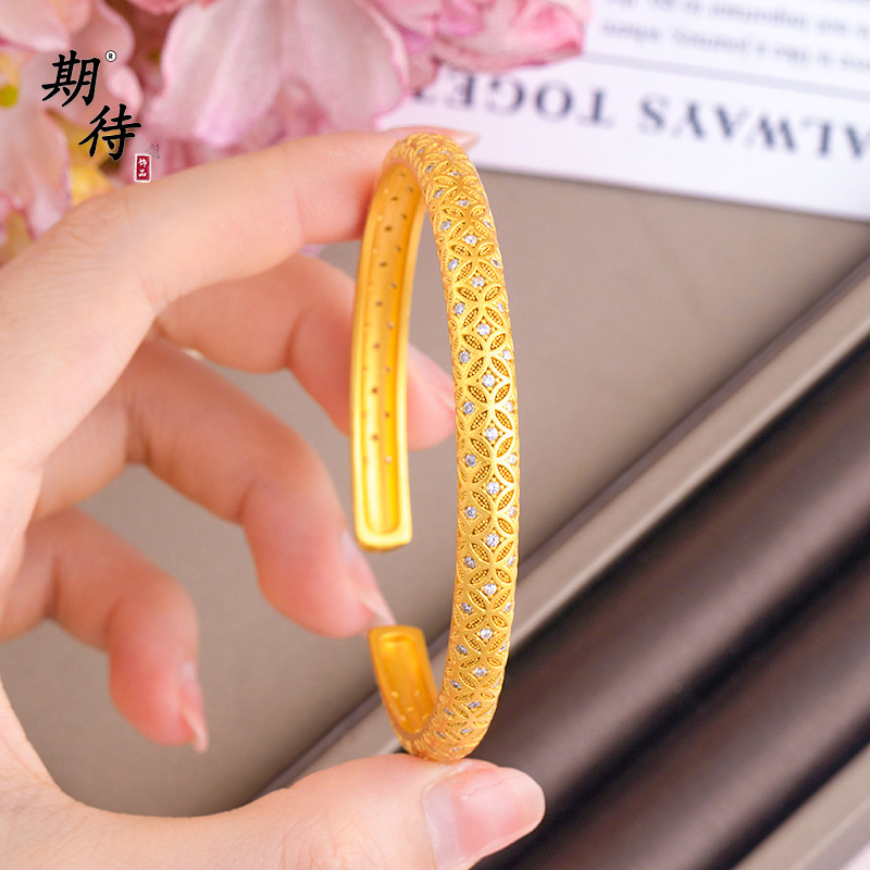 Wholesale of Gold Shop's Same Style Sand Gold Full Diamond Coin Open Bracelet with Ancient Engraved Copper Coins, New Chinese Style Light Luxury Bracelet for Women