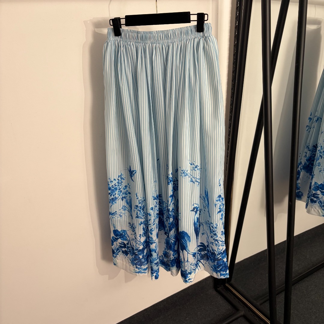 Stilvolle Damen Hose Mit Blumen- Und Vogelmuster Slim Fit_voghion.com