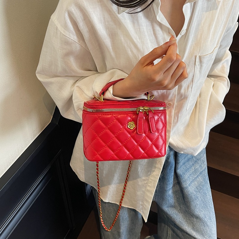 Bolso de cubo popular de este año 2025 nuevo bolso de cadena pequeño bolso de hombro fragante bolso de mensajero de hilo bordado de diamantes mujer