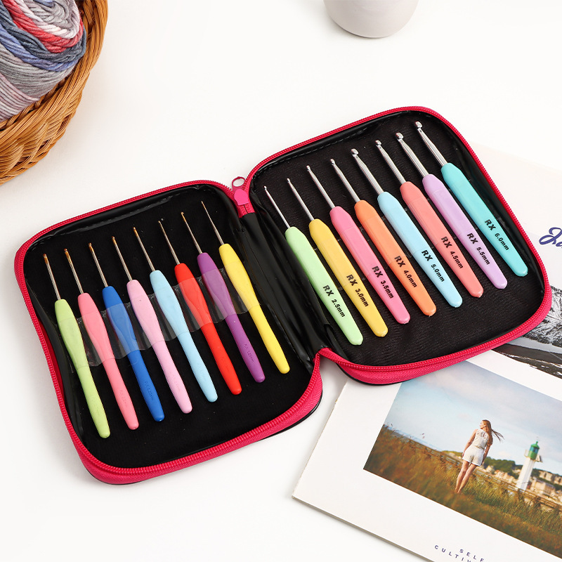 Embalaje de cuero rosa multi-especificaciones de color crochet suéter herramientas de tejido aguja de suéter mango suave chapado en oro gancho de crochet