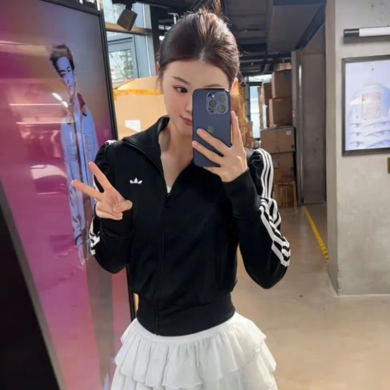 Three-leaf fashion trendy brand sports casual jacket for women, spring and autumn, three-stripe short and long sleeve slim-fit top Three-leaf fashion trendy brand sports casual jacket for women, spring and autumn, three-stripe short and long sleeve slim-fit top