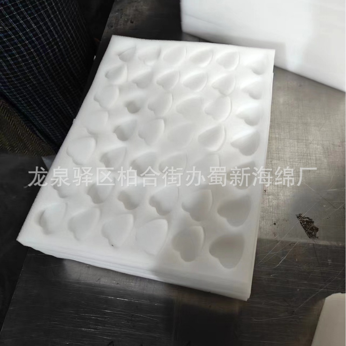 厂家供应黑色白色草莓海绵包装/55枚66枚77枚88枚泡沫箱草莓