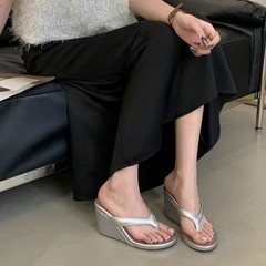 2025夏季坡跟人字拖鞋透明厚底女凉鞋时尚增高度假沙滩女凉拖