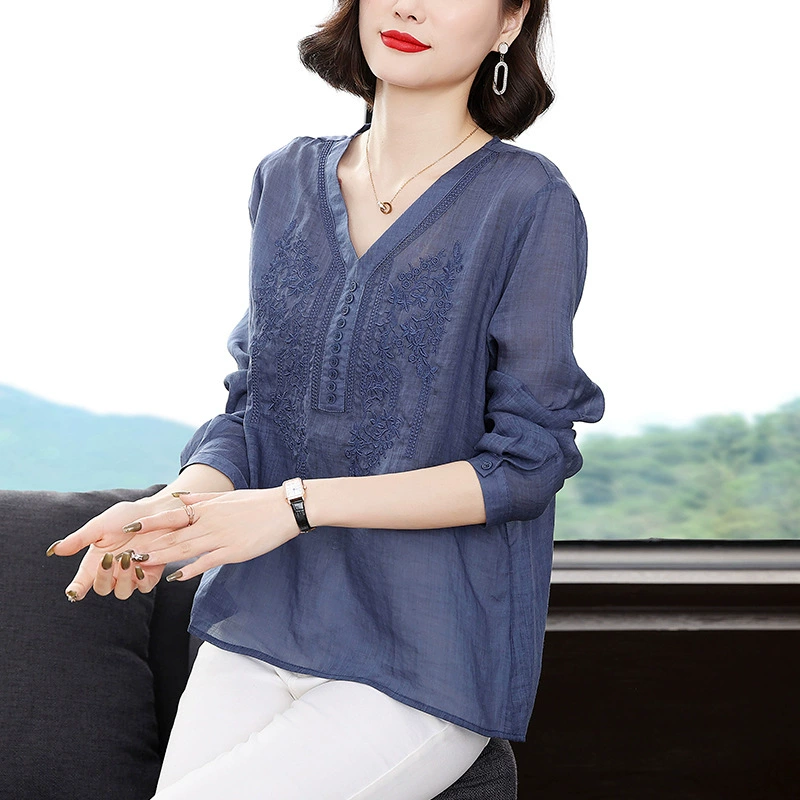 2023 Ранняя Весна Новый стиль Рубашка для мам Женская ниша с V-образным вырезом и длинными рукавами Свободная Повседневная синяя рубашка среднего возраста больших размеров