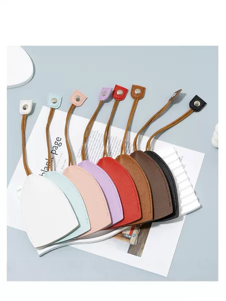 Simple PU leather key case, pull-out design, universal for men and women, portable, available in multiple colors, for storing and protecting car keys