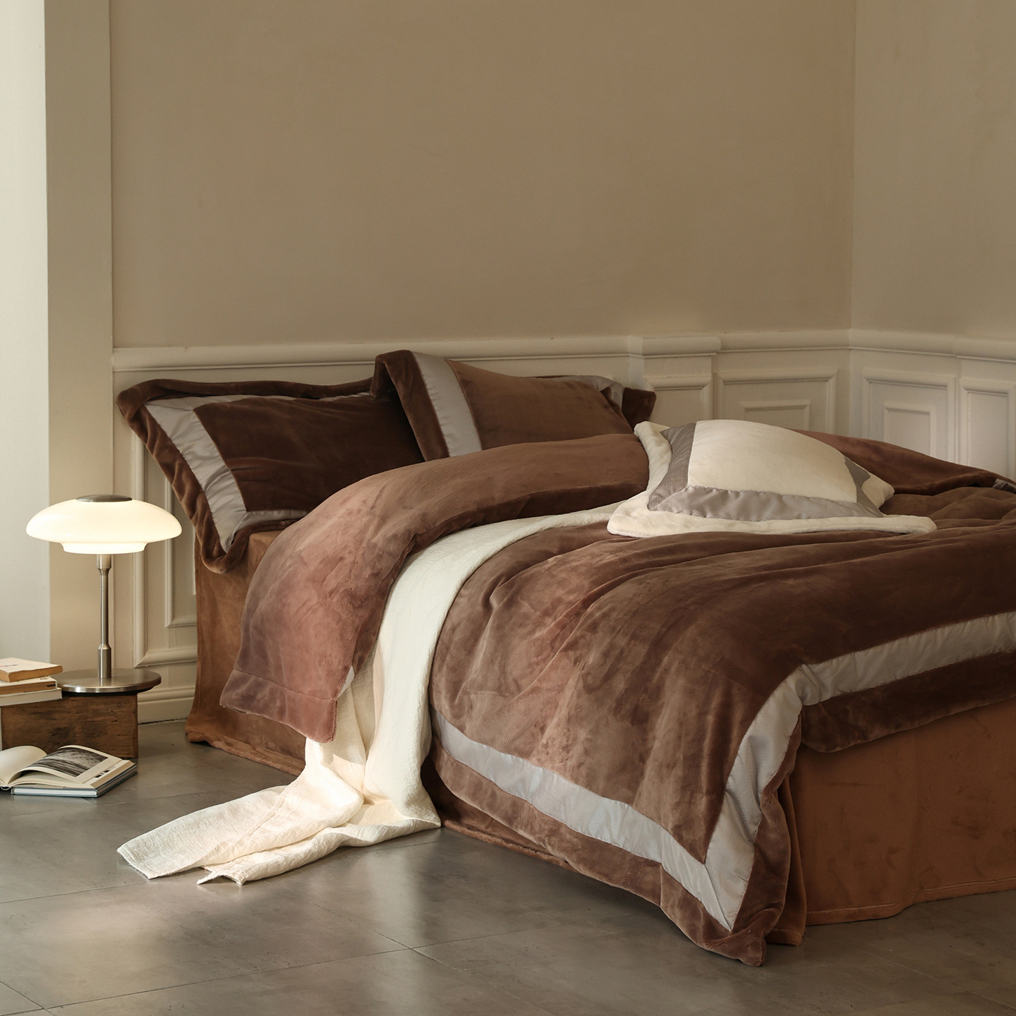 Completo lenzuola in velluto di latte 4 pezzi lusso minimale_voghion.com
