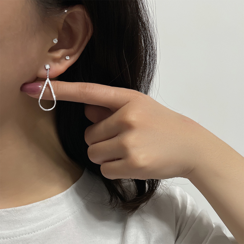 1 Piece Simple Style Water Droplets Copper Hollow Out Inlay Zircon Drop Earrings display picture 3