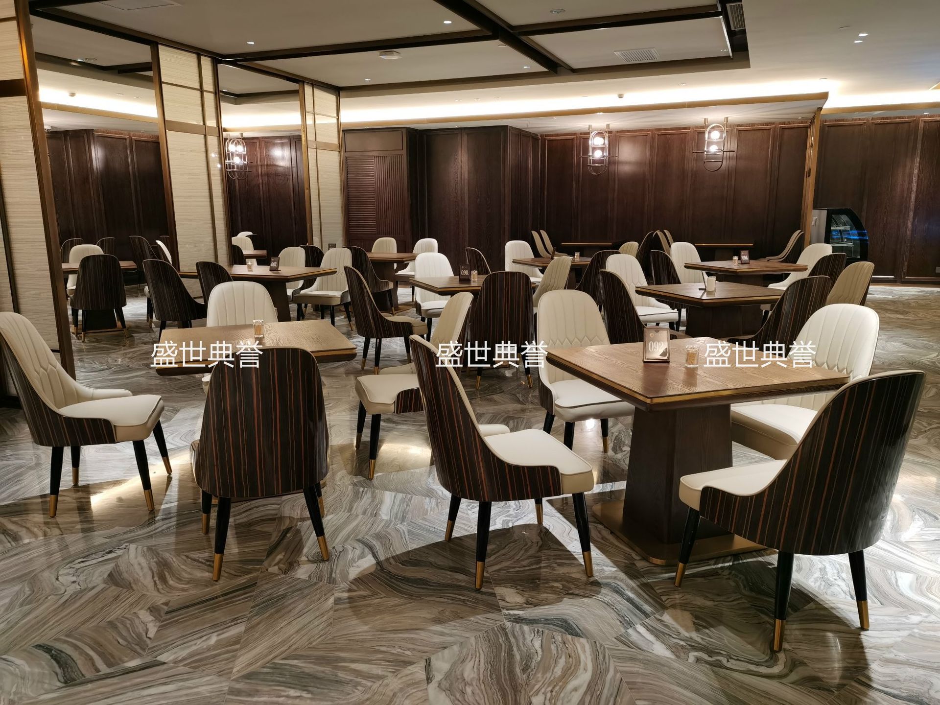 上海度假酒店西餐桌椅海鲜餐厅轻奢实木椅饭店自助餐厅实木餐桌椅详情23