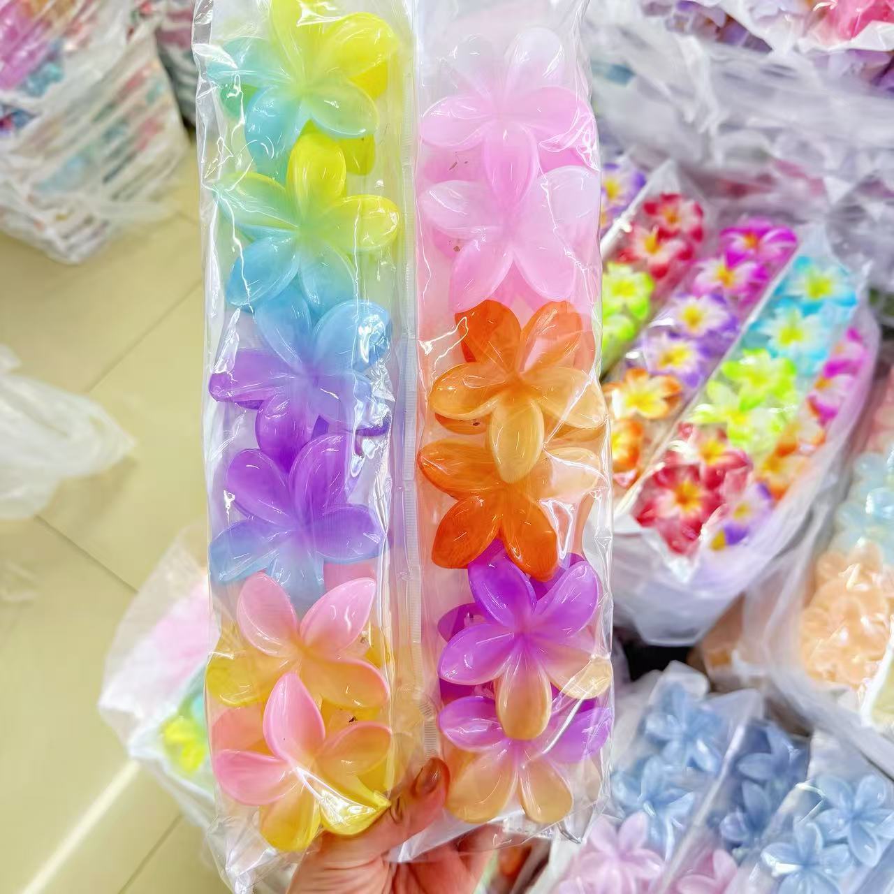 Europa y los Estados Unidos explotaron 8CM huevo flores clip de cabello de alta calidad para mujeres agarrar el cabello de tiburón color caramelo transfronterizo agarrar clip de cabello