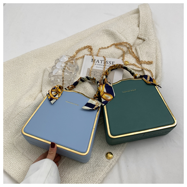 487g Weight Synthetic Leather Lining Material Buckle Closure Type Small Pu Leather Fashion Square Bag