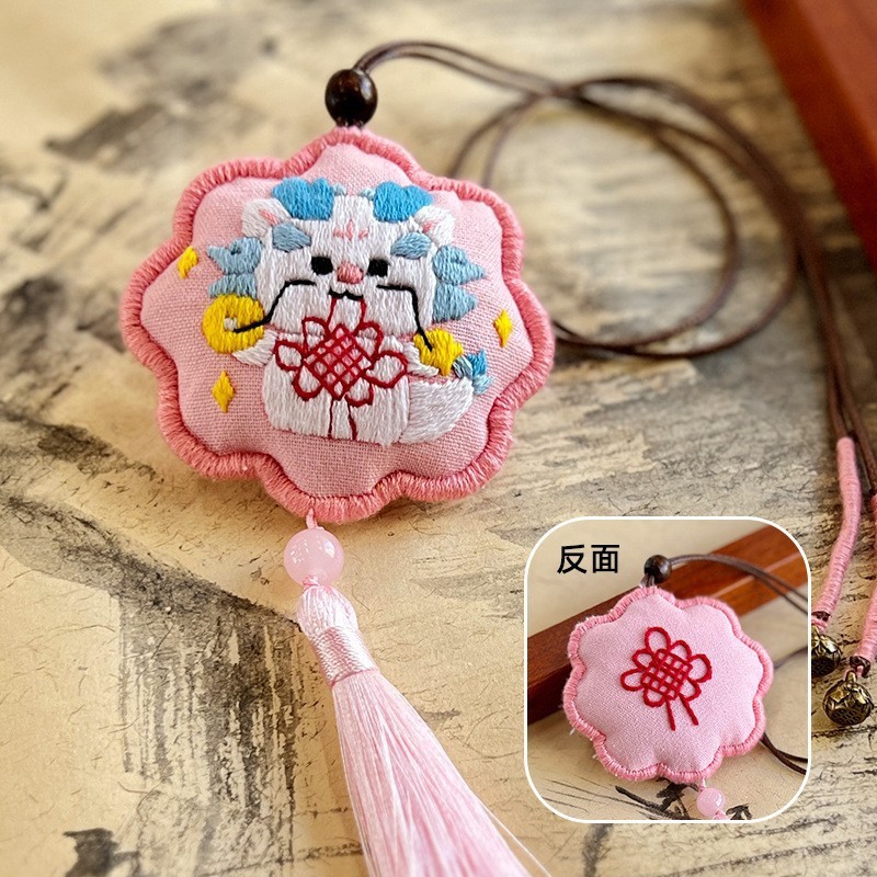 Bordado DIY artesanal creativo bolsas de jazmín colgante bolsas de estilo antiguo bordado Lu para regalo de novia bolsas de mariposa