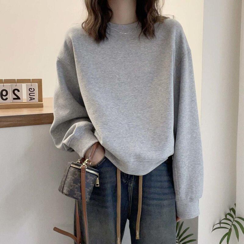 Solid color, round neck, short, loose-fitting sweatshirt for women, Korean style, simple design, flattering, suitable for work or casual wear, versatile, and warm Solid color, round neck, short, loose-fitting sweatshirt for women, Korean style, simple design, flattering, suitable for work or casual wear, versatile, and warm