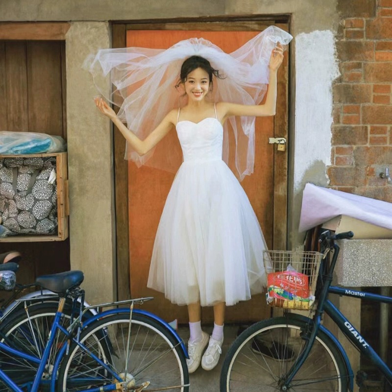 Suspender Light Wedding Dress French Retro Bride Wedding Engagement Welcome Dress Skirt Petite Certificate Registration Small White Dress Suspender Light Wedding Dress French Retro Bride Wedding Engagement Welcome Dress Skirt Petite Certificate Registration Small White Dress