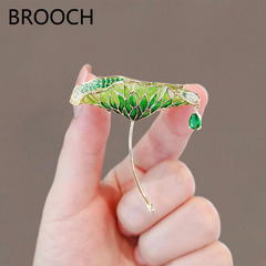 2022新款高檔荷葉水滴胸針高檔韓版胸花復古琺瑯別針衣飾配飾批發