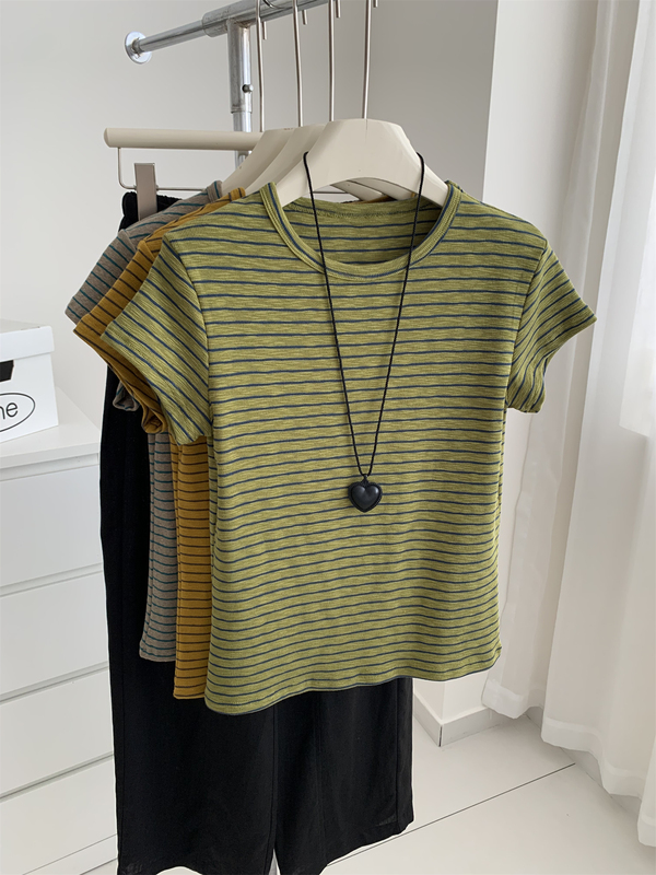 Vintage Ginger Yellow Striped Regular Shoulder T-Shirt for Women, Stretchy and Versatile, Slim-Fit Round Neck Short-Sleeve Top for Petite Figures, Summer