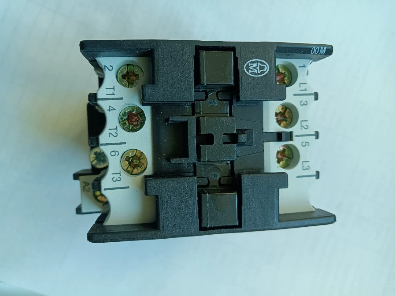 Совершенно новый оригинальный контактор DIL00M