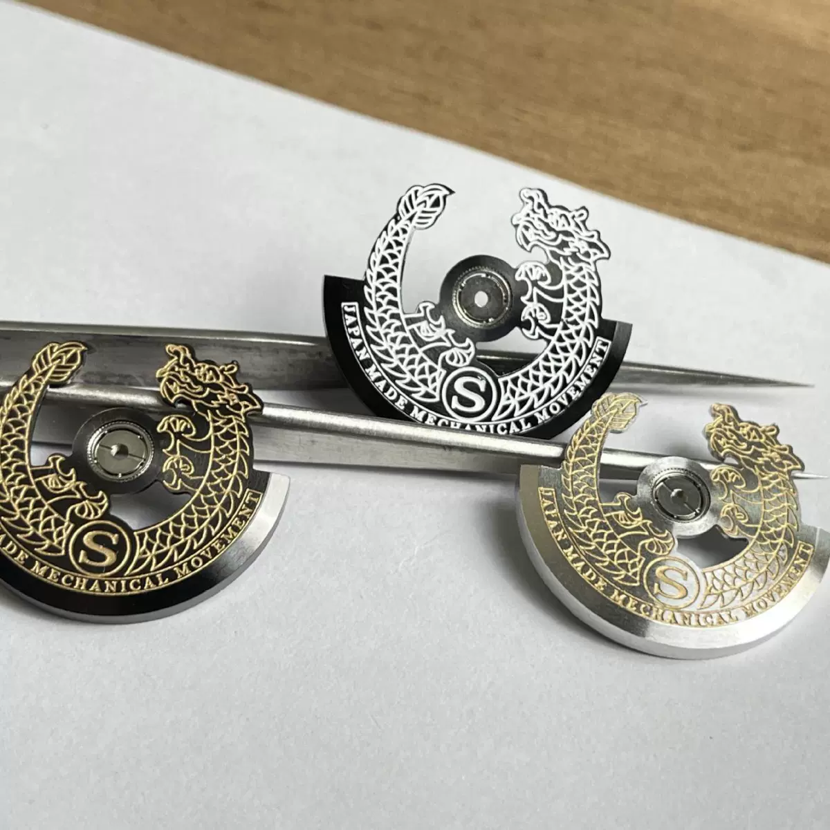 工厂加工精雕龙陀适配机械手表NH35机芯自动陀