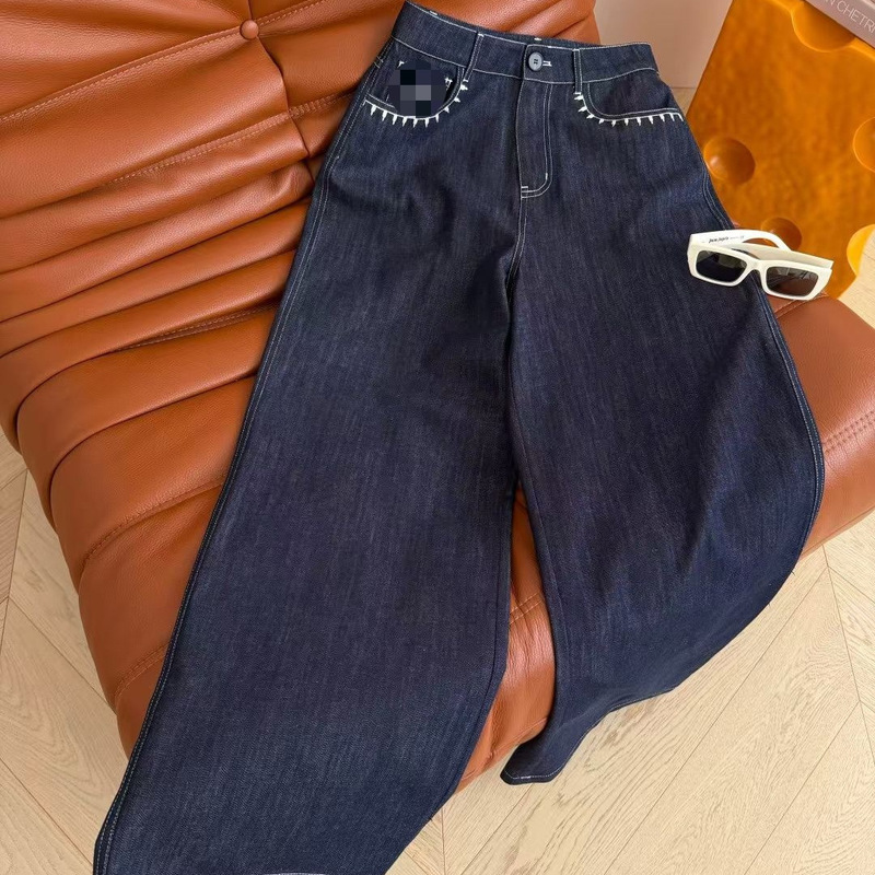 2026 Spring/Summer New Fashionable and Stylish Straight-Leg Jeans with Contrast Color Embroidered Trim on the Pocket Edge Wholesale