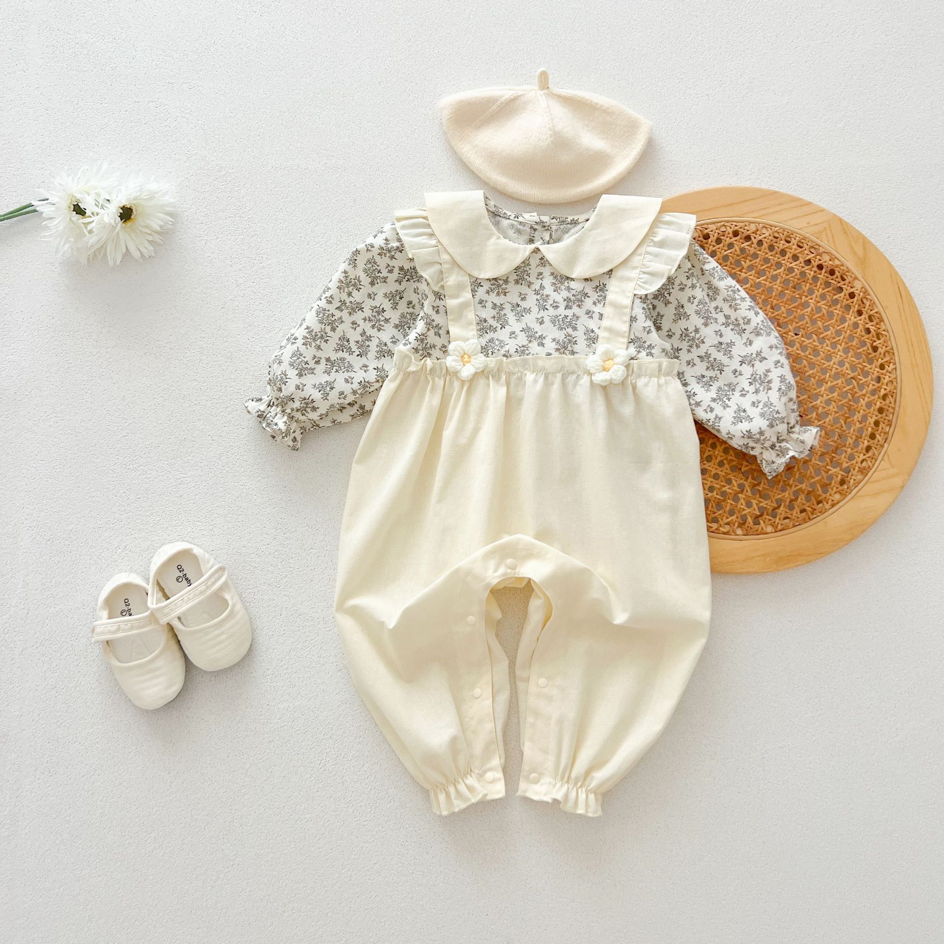 Newborn baby clothes, Class A cotton spring and autumn style, baby girl bodysuit, daytime full moon baby crawling romper.