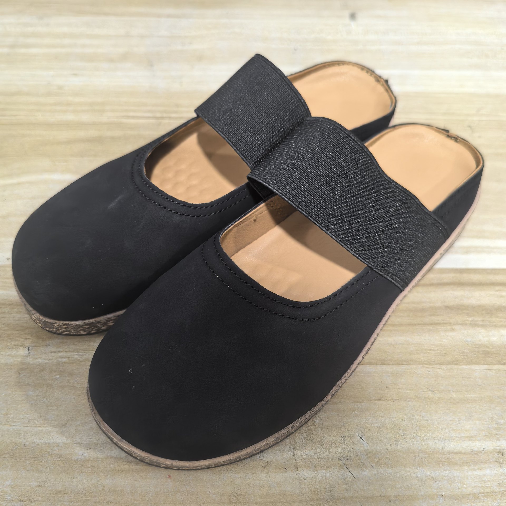 Retro soft leather closed-toe mules for women, summer outdoor wear, with elastic strap, wedge heel, thick sole, soft sole, comfortable slip-on shoes