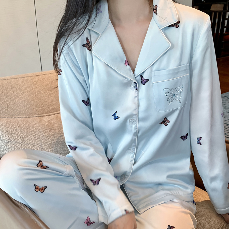 2024 가을과 겨울 아이스 실크와 벨벳 파자마 여성의 피부 친화적 인 나비 홈 의류 세트 실크 하이 엔드 세대 도매