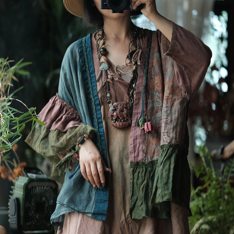 Original Design by Luogu Ni: Vintage Artistic Ramie Asymmetrical Patchwork Outerwear Blouse 2238 Original Design by Luogu Ni: Vintage Artistic Ramie Asymmetrical Patchwork Outerwear Blouse 2238