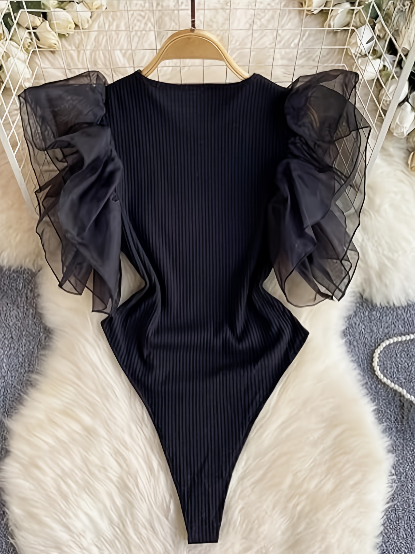 Body sensuale in pizzo e mesh con texture a costine_voghion.com
