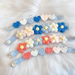 猫と犬の手作りウールニットスカーフ、愛の花の蝶ネクタイ、かわいいアクセサリー、ペットの首輪