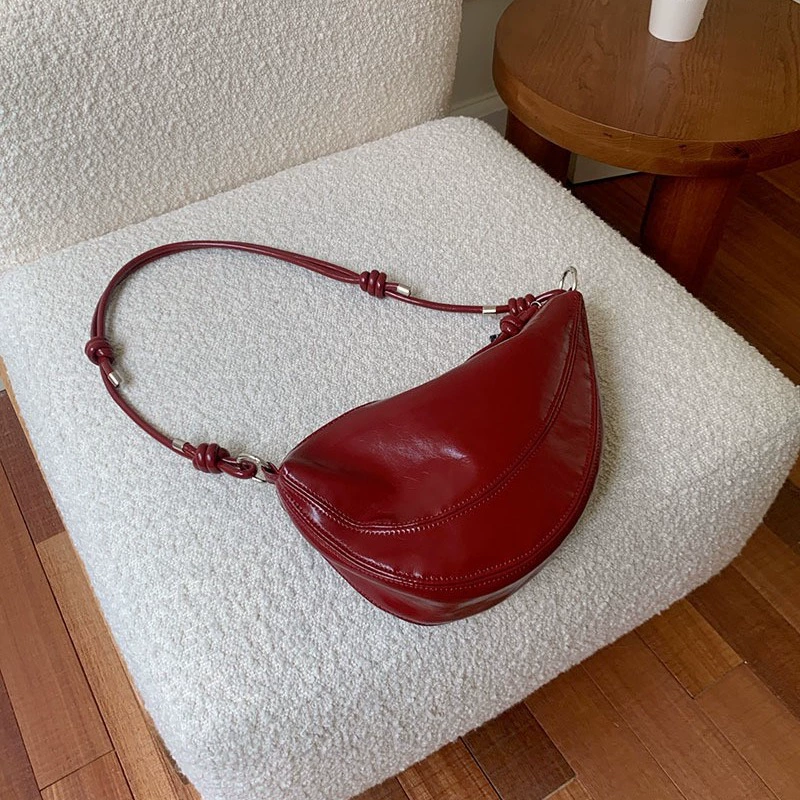 Новинка 2025 года, нишевая сумка подмышки, женская летняя высококачественная модная сумка-багет, повседневная рабочая одежда, сумка через плечо из искусственной кожи