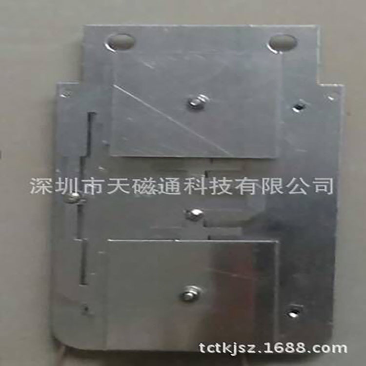 天线厂家供应2.4Gcpe内置放大器天线60度11di网络全向高增益天线