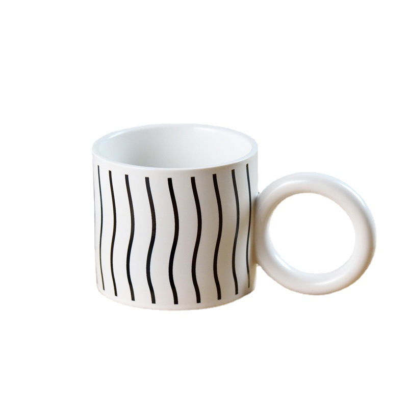 Ins schwarz und weiß schachbrett becher nische keramik tasse trinken tasse große ohr design tasse kaffee tasse_voghion.com