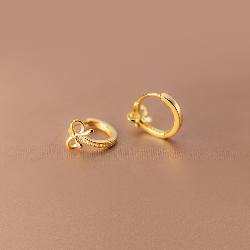 Eloch s925 plata temperamento pendientes femeninas coreana dulce hueco arco de diamantes espectáculo pendientes M00603