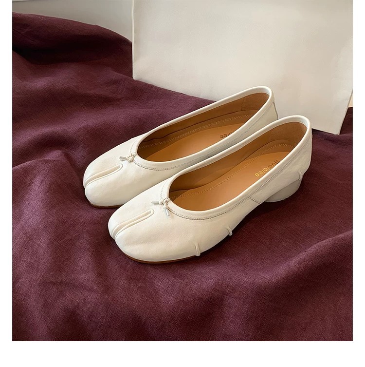 White (coarse heel)
