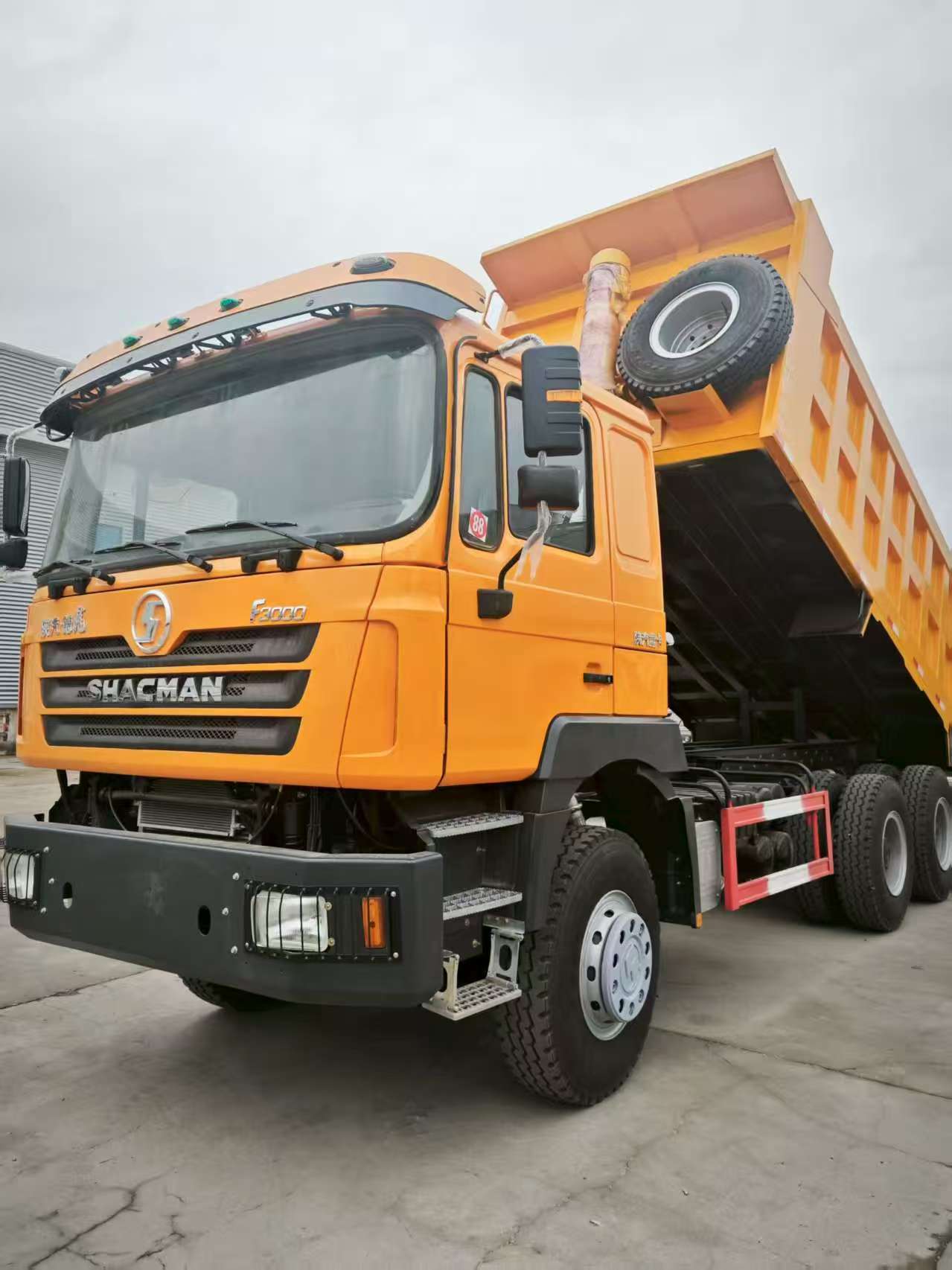 For Sale: Export to Africa Shaanxi Automobile Delong X3000 Dump Truck, Sinotruk Dump Engineering Vehicle, Mining Dump Truck for Transporting Soil and Gravel