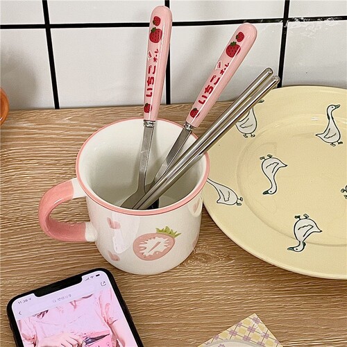 Internet celebrity tableware simple creative cartoon girl ins style strawberry stainless steel portable tableware spoon fork set 