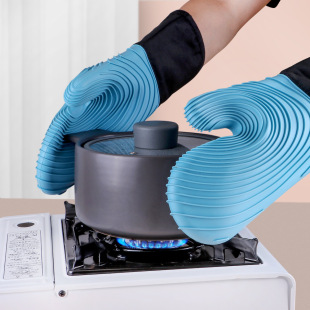 Microwave Oven Anti-scalding Heat Insulation Gloves New High Temperature Baking Gloves Thickened Anti-high Temperature Silicone Gloves