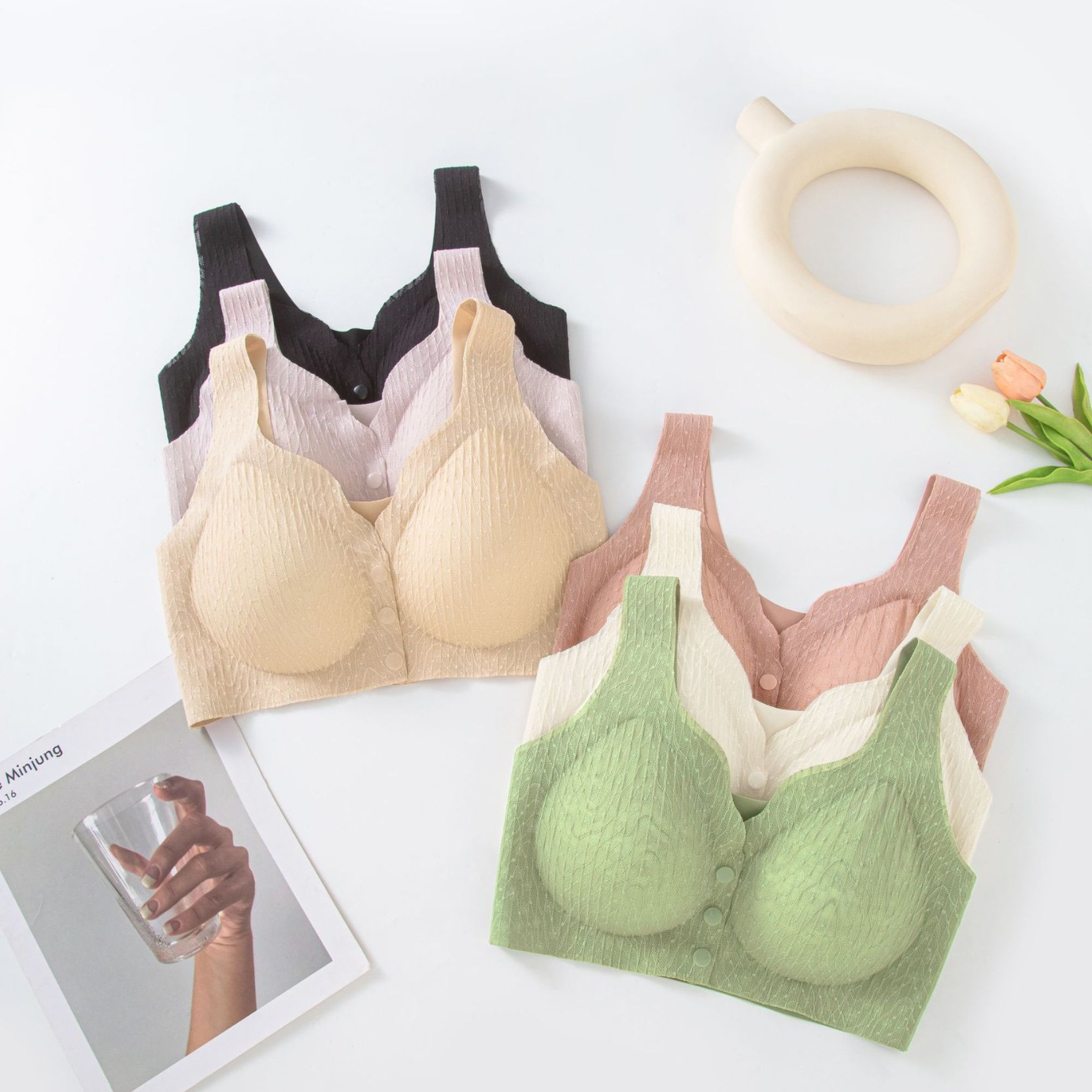 Venta directa de fábrica Comercio electrónico transfronterizo Sudeste de Asia Vietnam Tailandia Tazas fijas para mujeres Sujetador de colección lateral delgado sin costuras