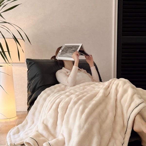 Single layer bubble-off-white