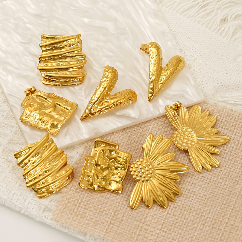 Geometric, Flower Pattern 1 Pair Basic Vintage Style Geometric Flower Plating Titanium Steel Ear Studs