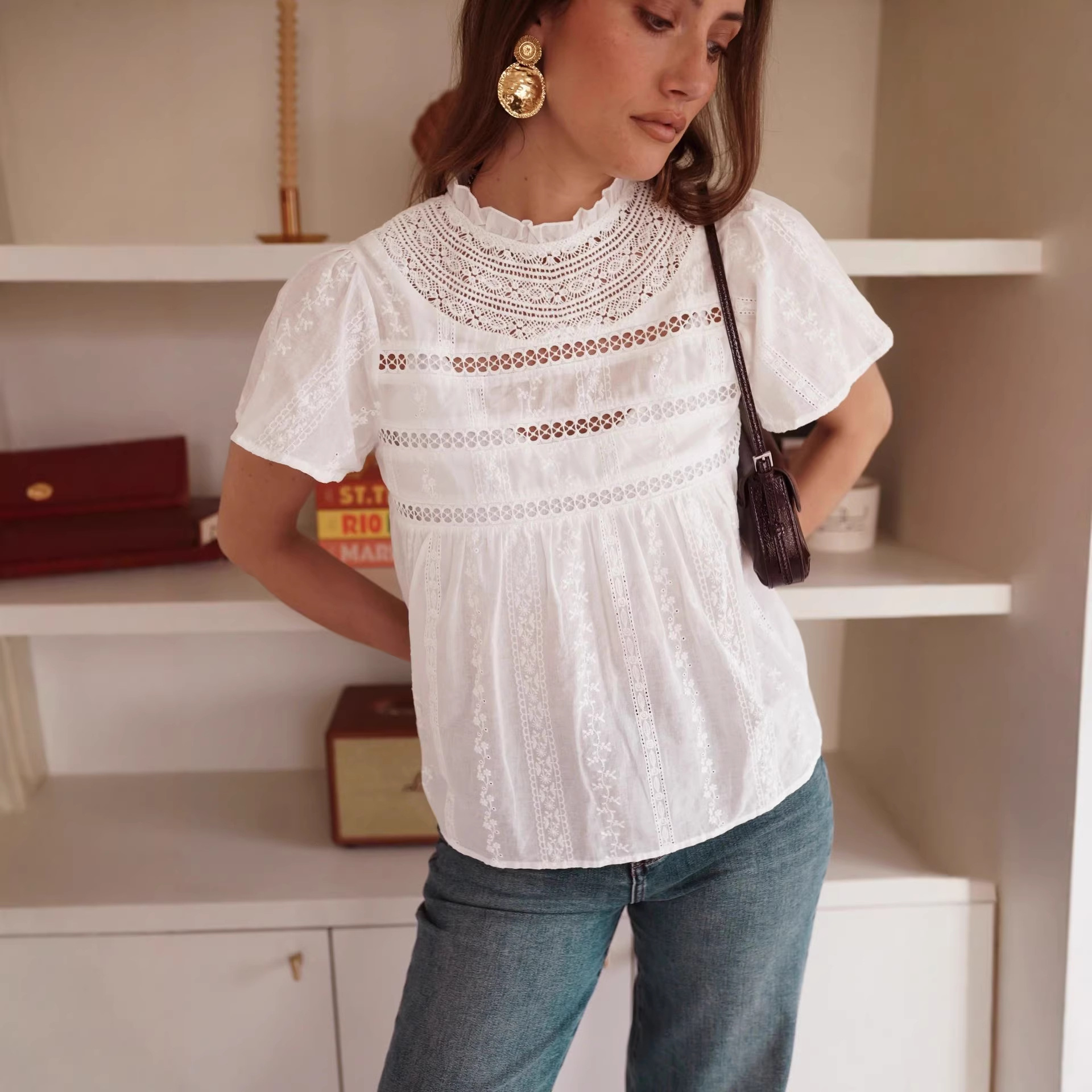 Transfronterizos Europa y América ropa de mujer de verano cuello de encaje hueco de manga corta Jacquard francés elegante camiseta de moda de cuello de encaje image 1