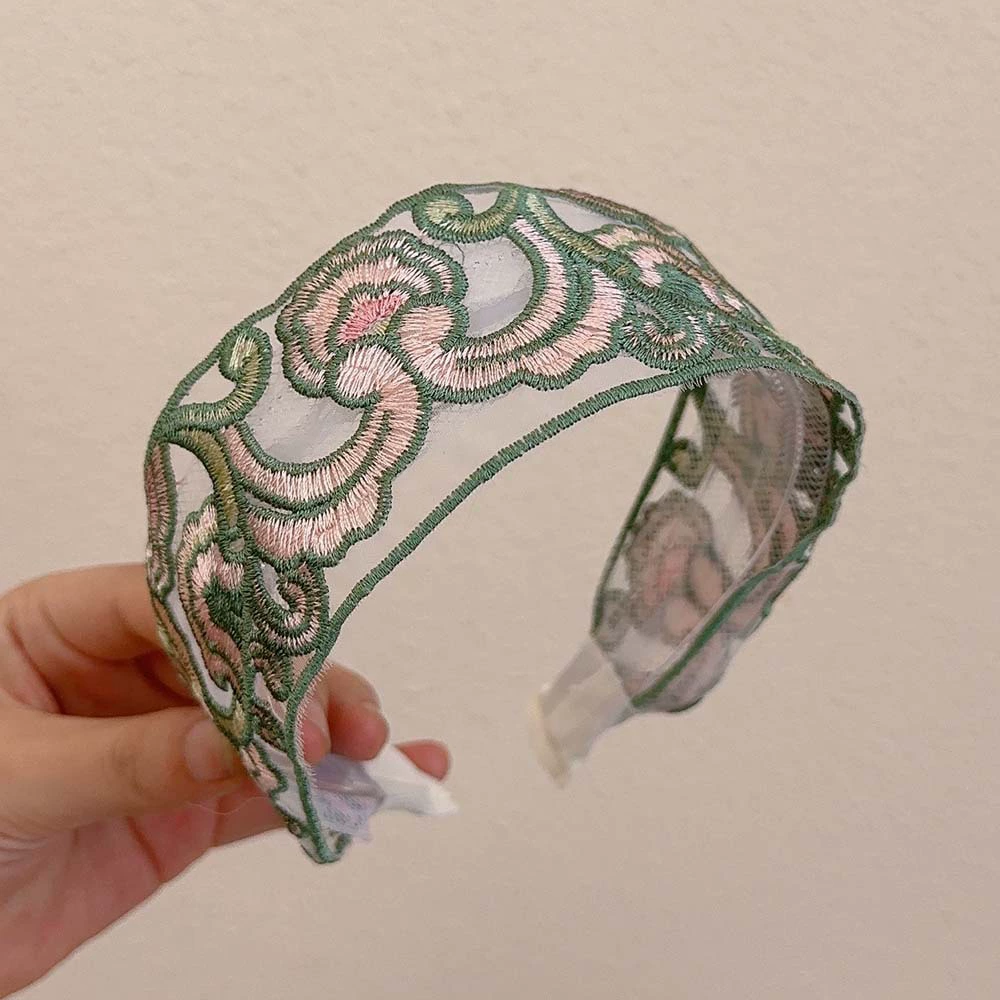 Headband, embroidered Chinese-style floral fresh hair accessory, universal fit, 8×8×1 cm