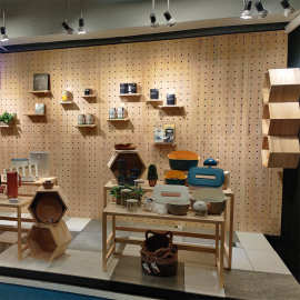 墙上洞洞板实木置物架墙壁书架墙面挂墙家用隔板装饰展示收纳架子